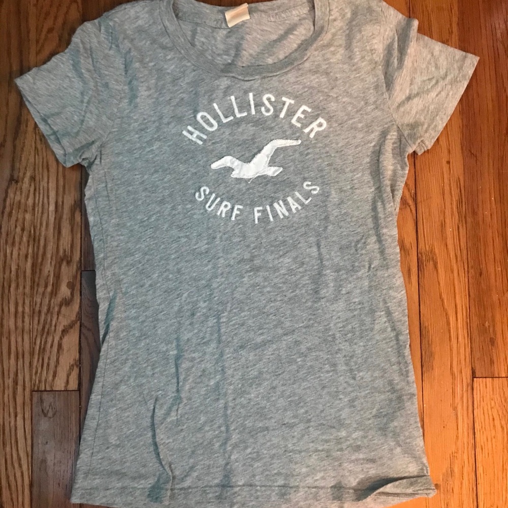 Light Gray Hollister shirt- like new